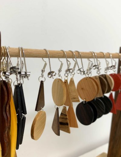 Ensemble de boucles d'oreilles en bois