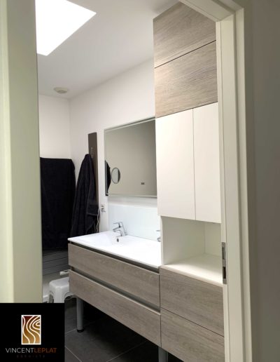 Relooking et complément d'un meuble de SDB sur mesure par Vincent Leplat
